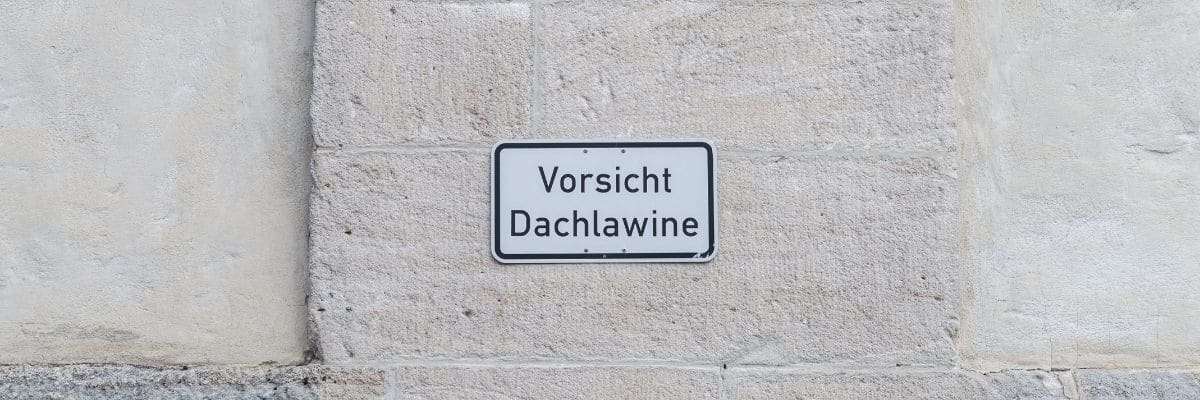 Gut vorbereitet auf den Winter: vermeide Dachlawinen mithilfe vom Gerüst