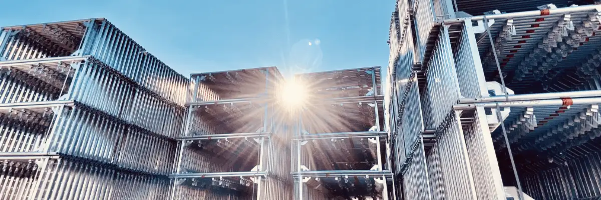Vertikalrahmen mit Sonnenschein